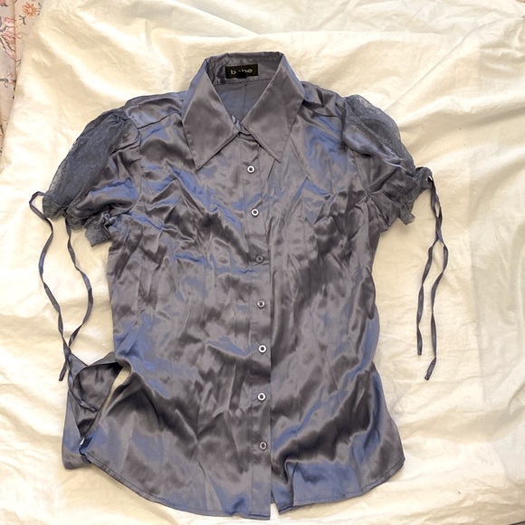 Bebe lilac button down silk blouse with belt - Picture 11 of 11